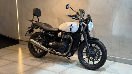 TRIUMPH STREET TWIN TRIUMPH STREET TWIN
